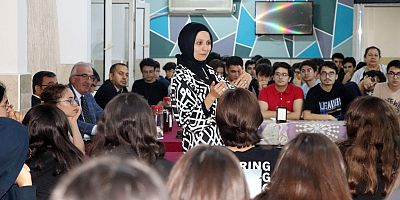 Dereceye giren öğrencileri kabul etti