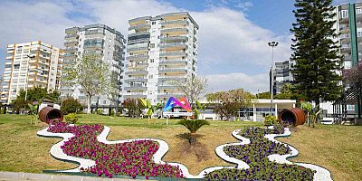 Mersin çiçeklerle baharı karşılıyor