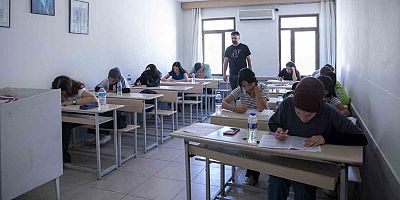 Öğrenciler YKS öncesi deneme sınavına girdi