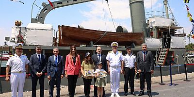 Pehlivan, TCG Nusret Müze Gemisi'ni ziyaret etti