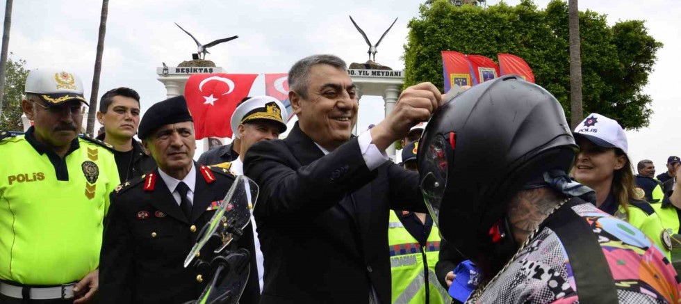 Vali Toros: 'Trafiğin, hepimizin ortak sorumluluğu olduğunu bilmeliyiz'